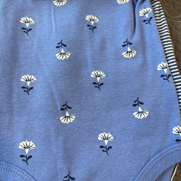 Carters Baby Girl 5 Pack Onesies NWT Size Newborn - Picture 4 of 8